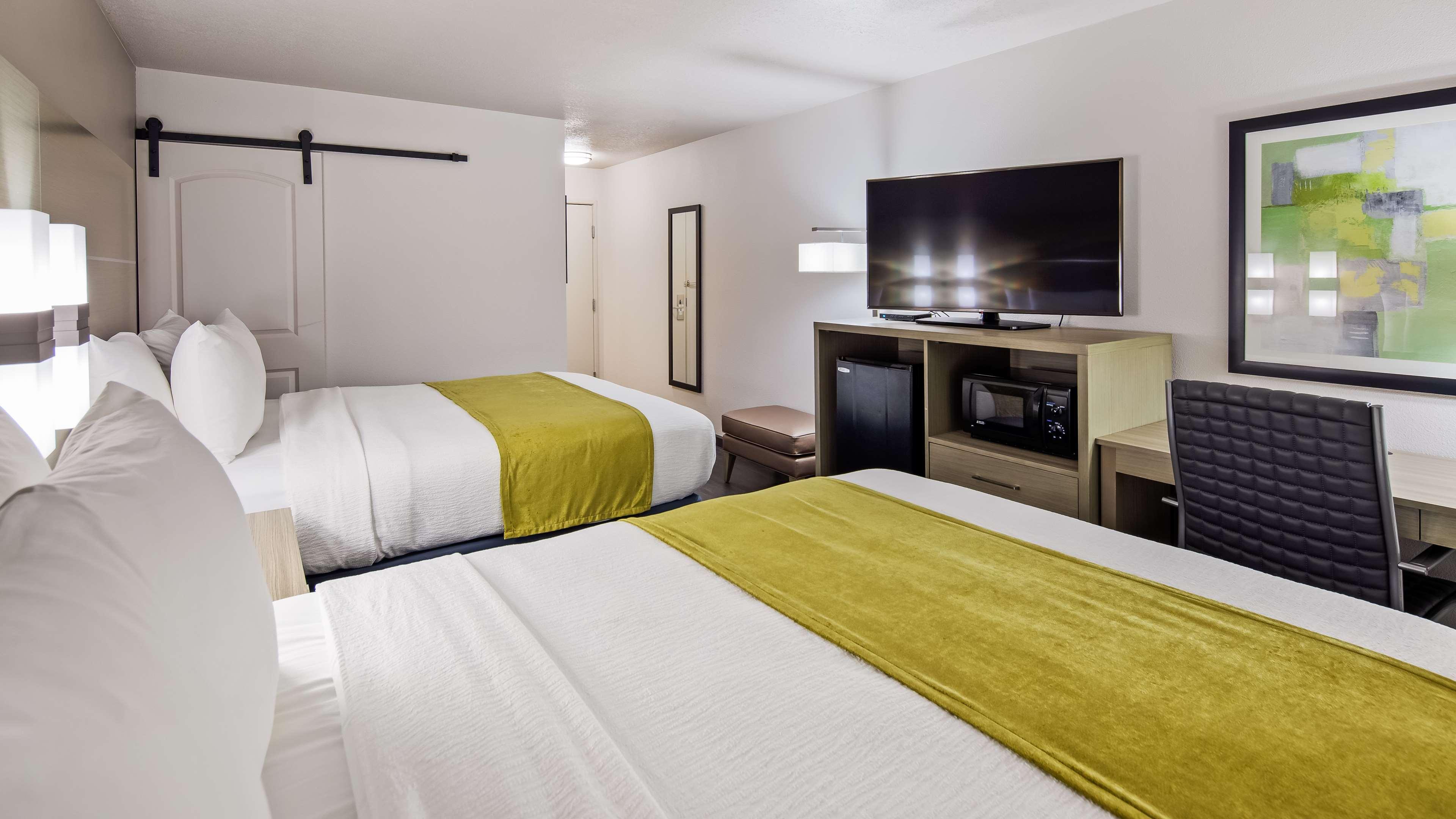 Hotel Western & Sweetwater
