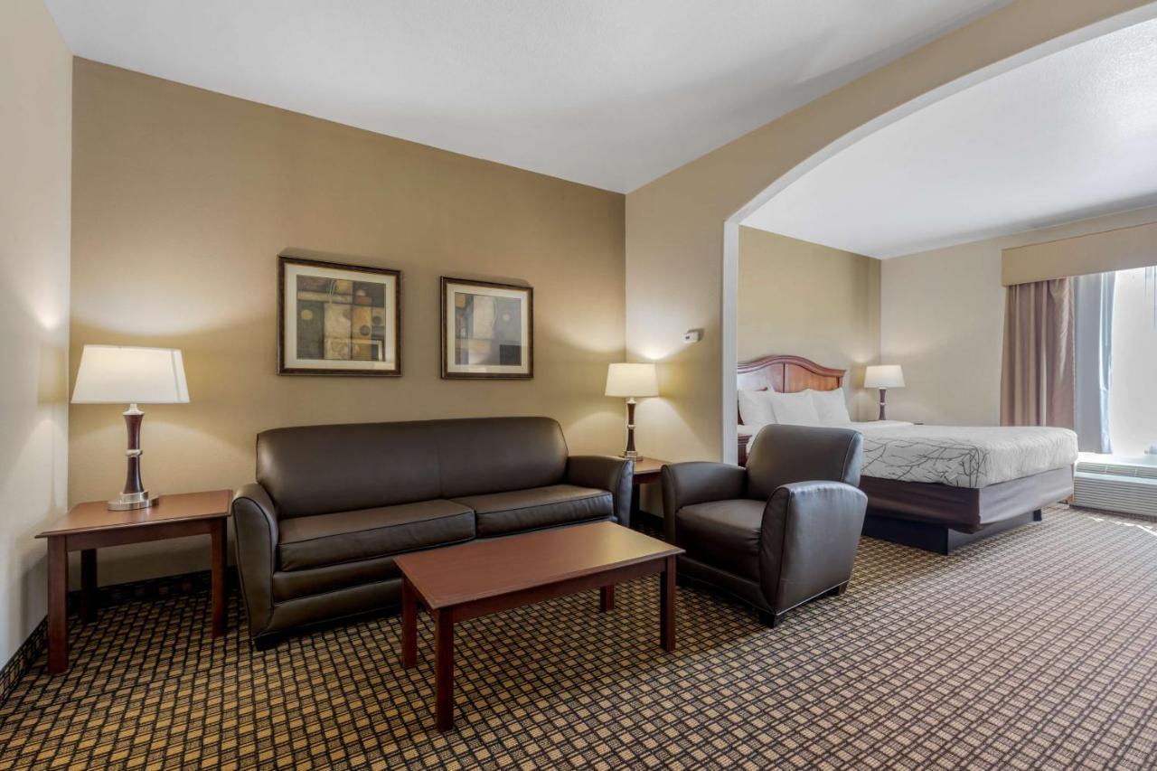 Western & Hotel