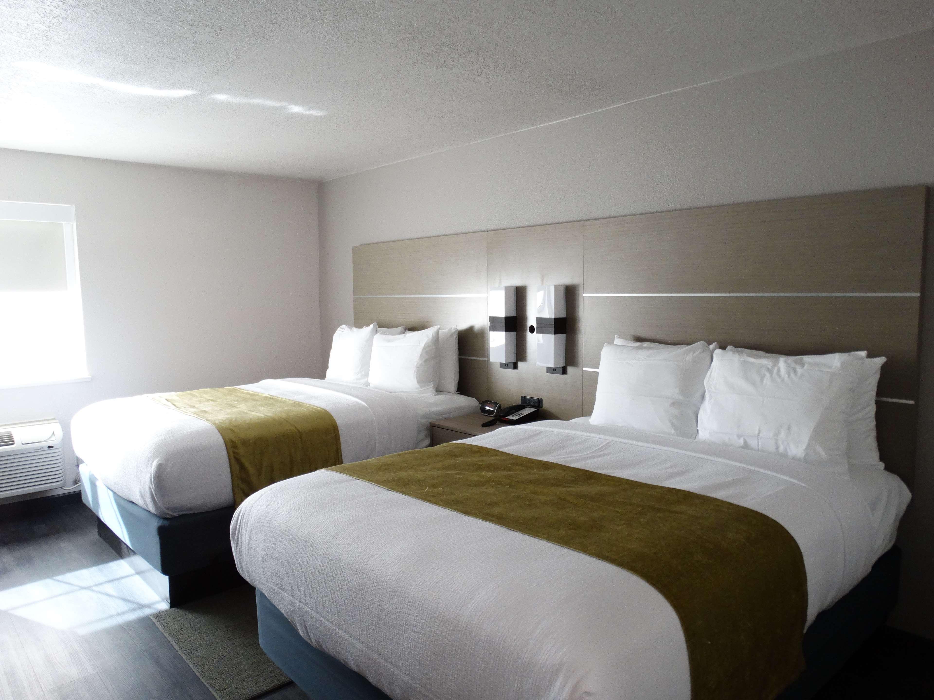 Western & Hotel